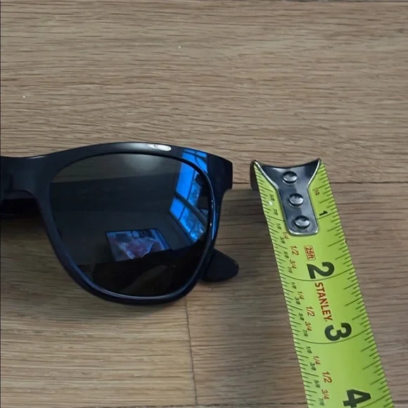 Ray-Ban RB4184 Trendy Classic Wayfarer Sunglasses Black  display picture 2